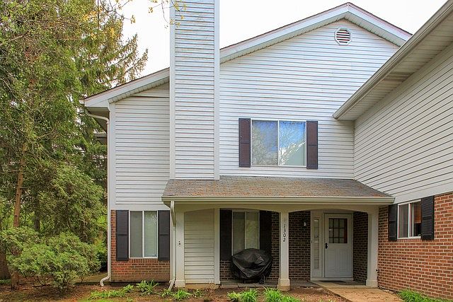 1st image of 1302 Barclay Ln