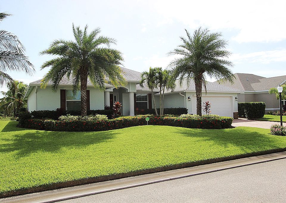 1st image of 315 SW Vista Lake Dr