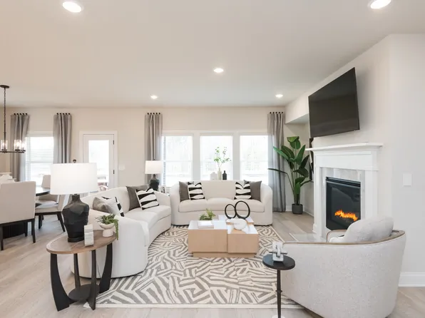 866 Misty Hollow Trl, Lawrenceville, GA 30045