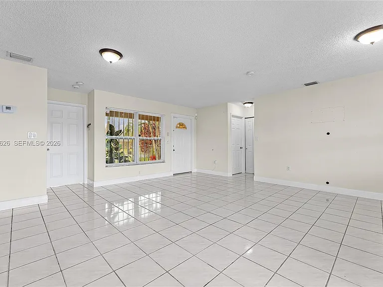 12622 SW 211th Ter — Photo 7