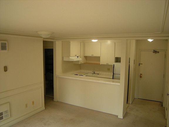 5th image of 2201 Laguna St APT 106