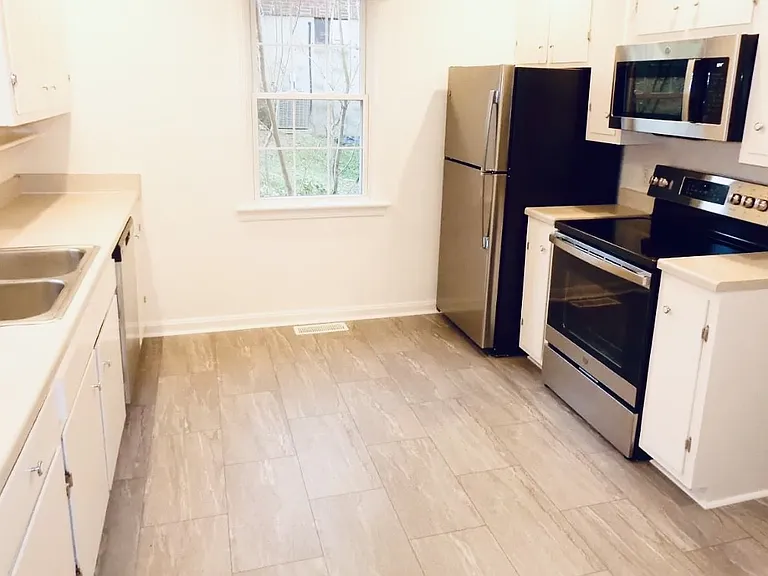 1502 Fort Manor Dr — Photo 8