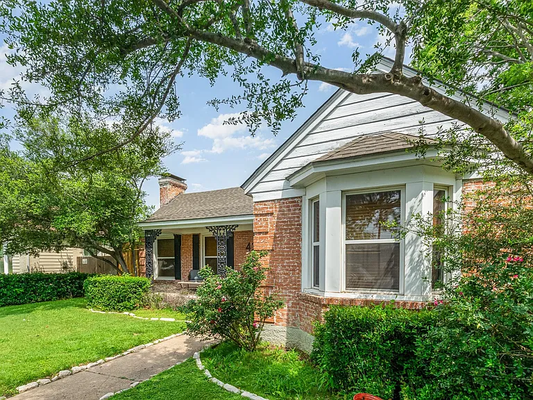 4220 Lovers Ln — Photo 6