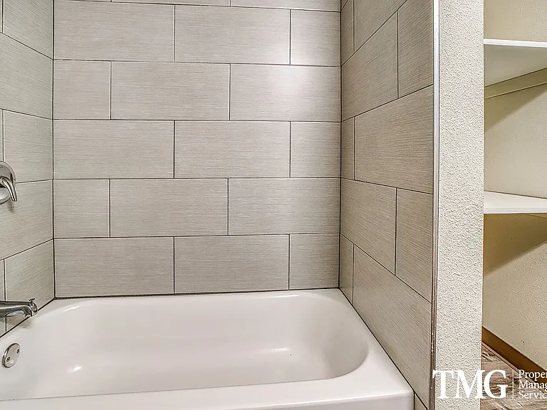 Jackson Court Apartments — Photo 6