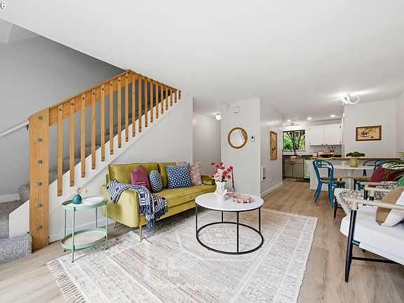 4th image of 358 Cervantes Cir