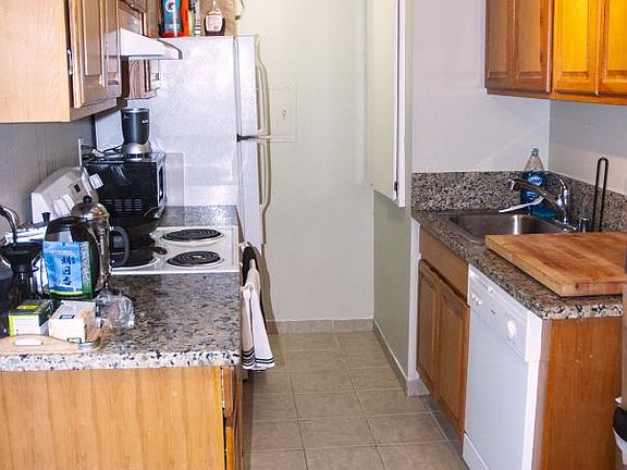 3rd image of 2216 T St APT 4