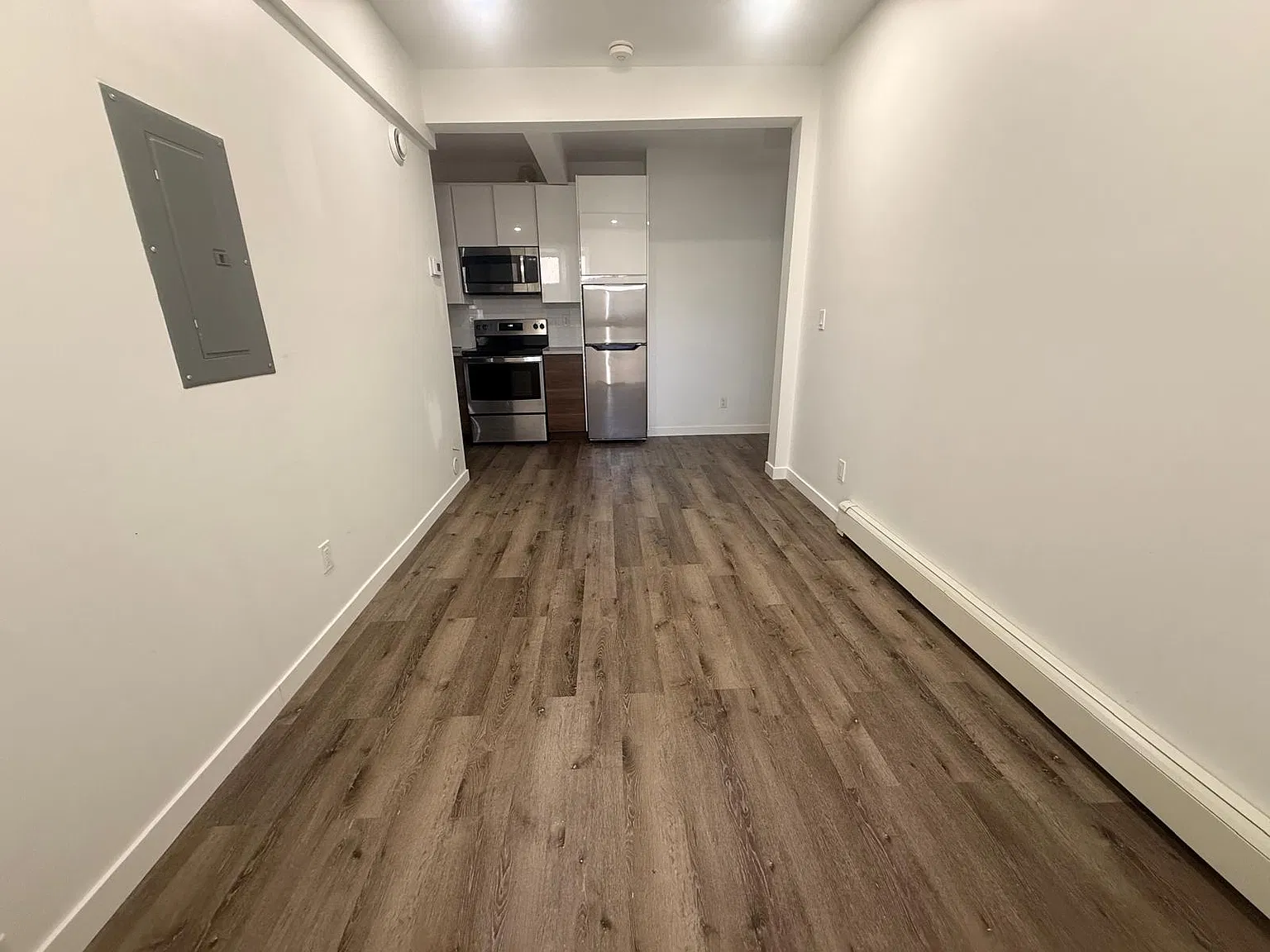 590 Main St E — Photo 3