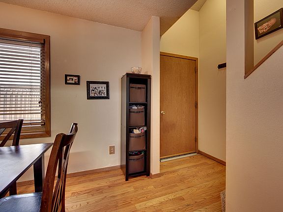 3rd image of 3233 Evergreen Dr
