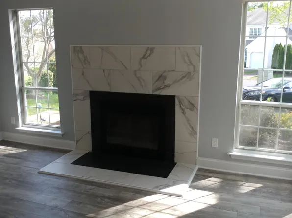 24 Banbury Ct, Holland, PA 18966