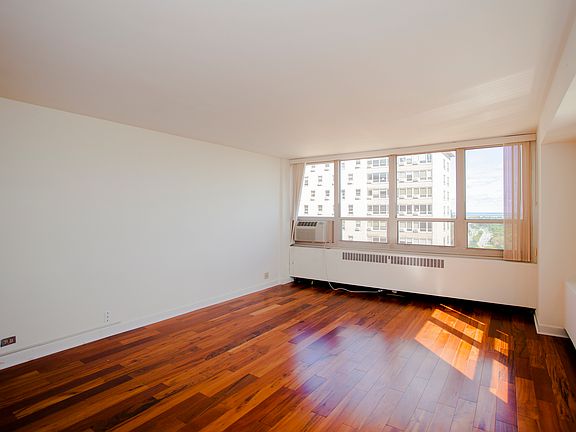 4th image of 3950 N Lake Shore Dr APT 2030