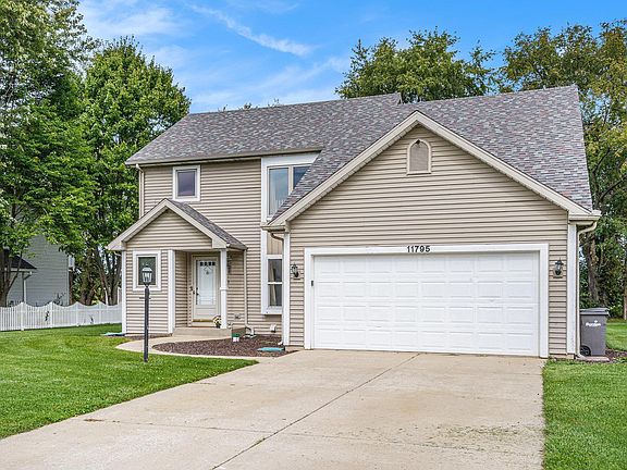 3rd image of 11795 Park Ln N