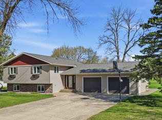 225 10th St SE, Wells, MN 56097