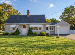 65 Ridgeway Dr, Feeding Hills, MA 01030