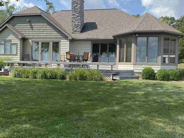 Lake Wawasee Syracuse Real Estate 31 Homes For Sale Zillow