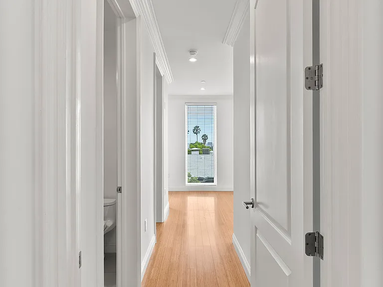 1283 Havenhurst Dr #306 — Photo 14