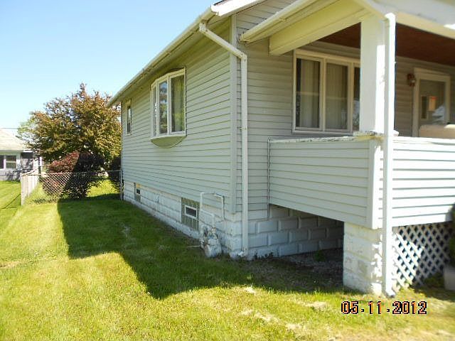 2nd image of 3418 Madison St