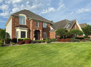 3N803 Walt Whitman Rd, St Charles, IL 60175