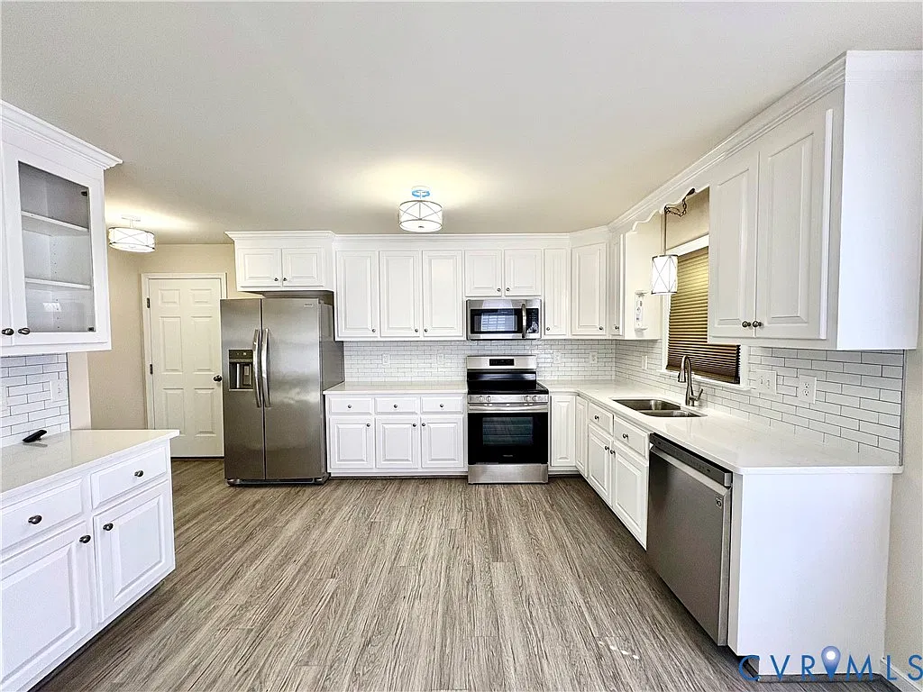 5 bed, 2.5 bath, 2662 sqft, $3,225 — Photo 4
