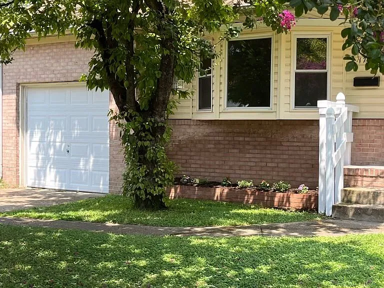 1728 Kingsway Rd — Photo 8