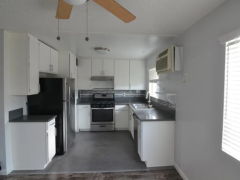 3243 Portola Ave #3 — Photo 5