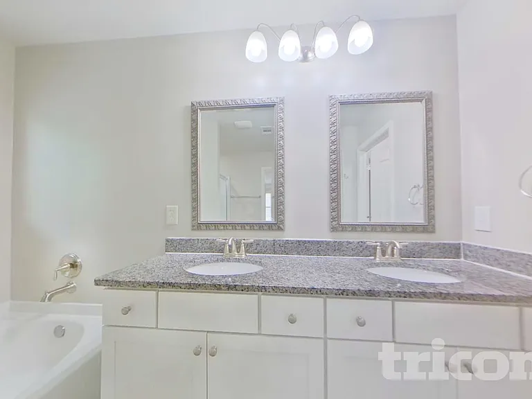 6410 Country Lake Rd — Photo 12