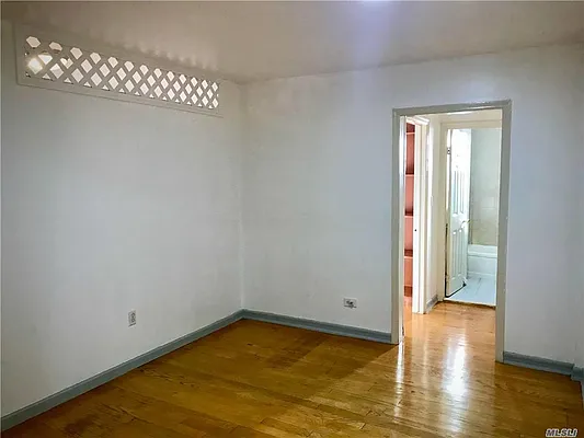 Sold by Chase Global Realty Corp | media 3