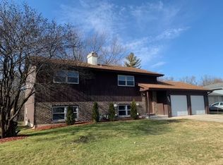 722 McHenry Ave, Crystal Lake, IL 60014
