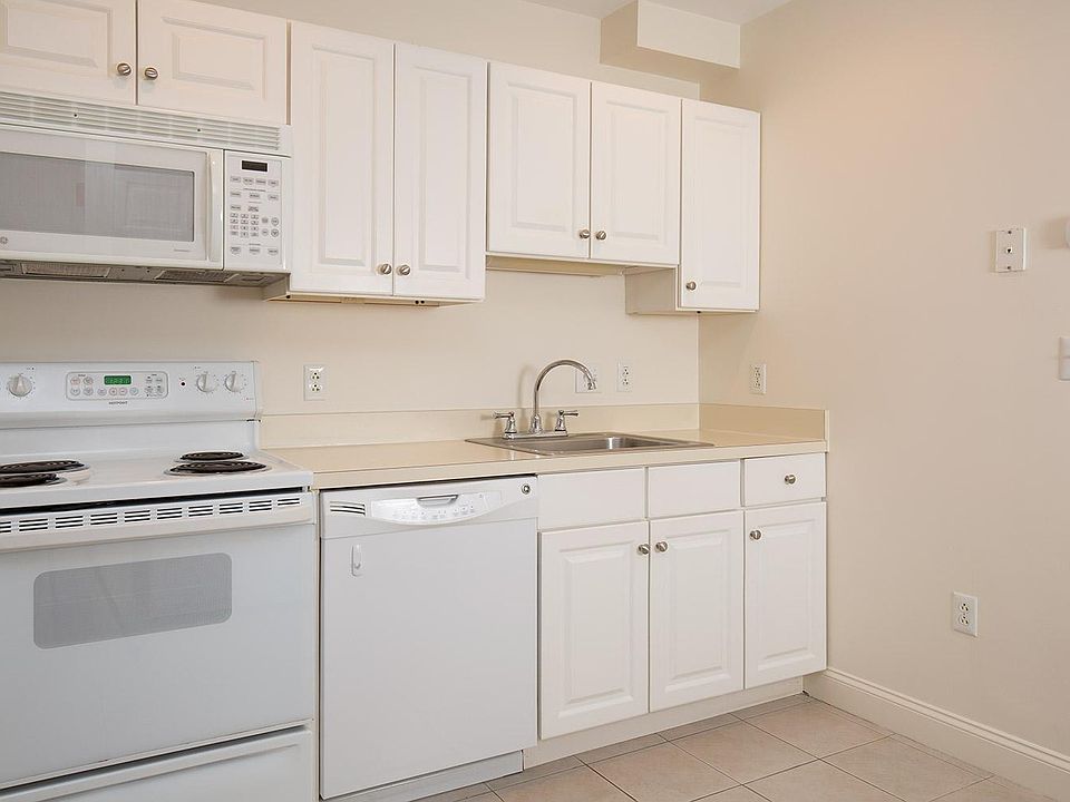 Warner Woods Apartments 247 Laws Brook Rd Concord MA Zillow