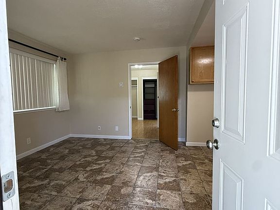 3rd image of 410 Alden St
