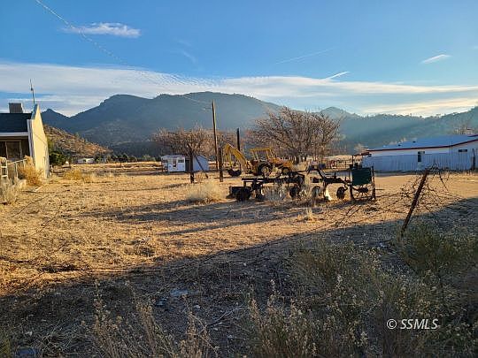 1st image of Caliente Creek Rd