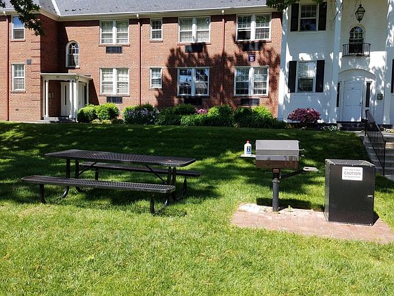 Grill and picnic table 