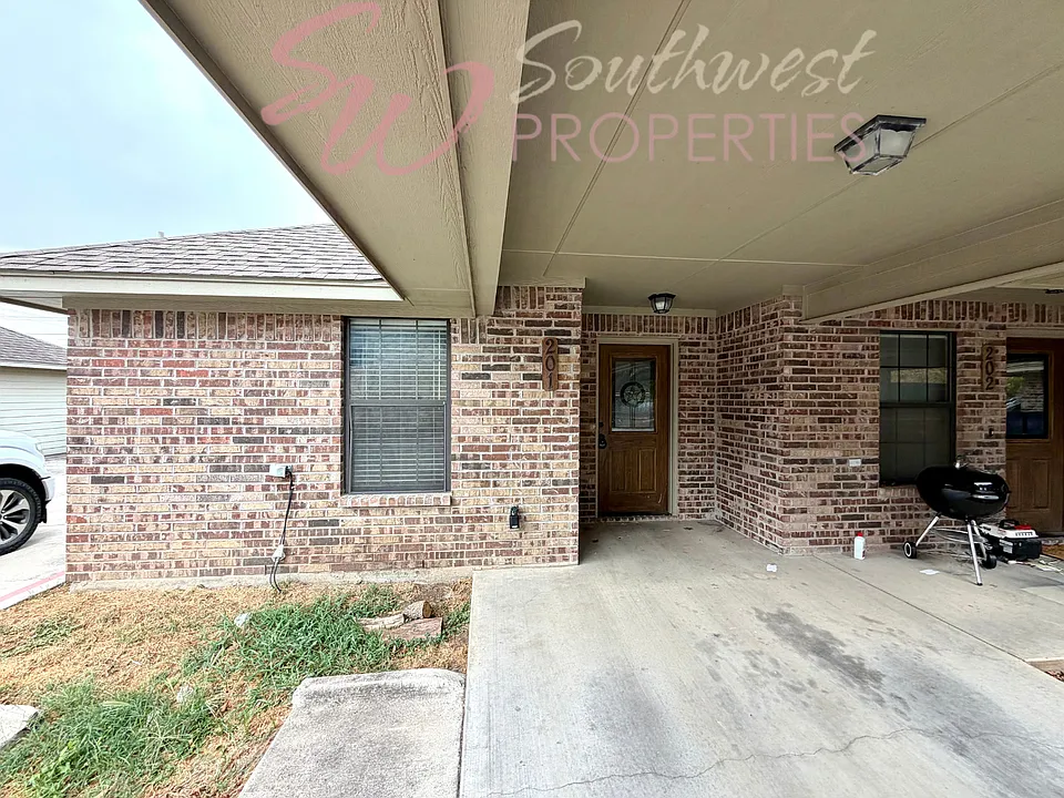 663 W Tarleton St #201
