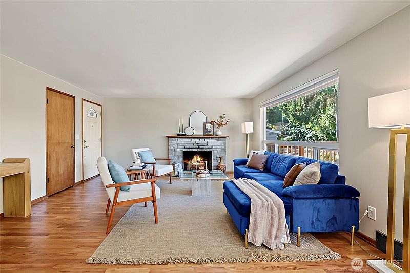 5th image of 5925 48th Avenue S