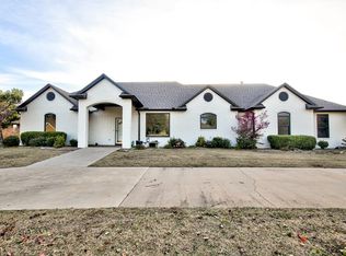 2902 Barn Swallow Rd, Enid, OK 73703