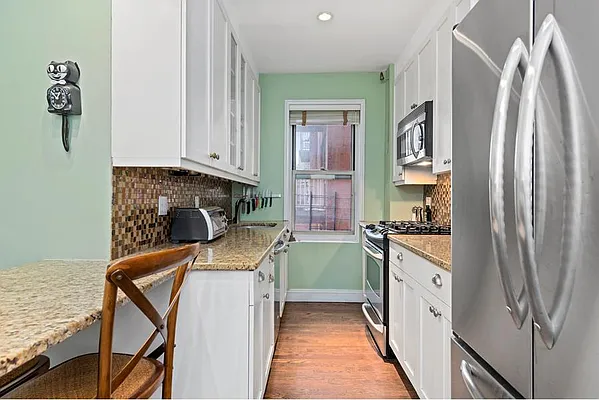 Rented by Douglas Elliman | media 14