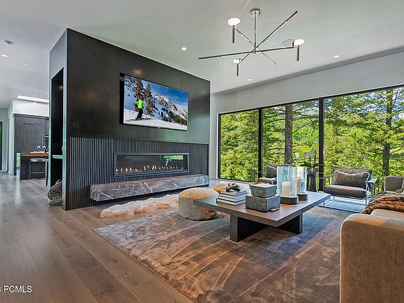 3rd image of 3011 E Ridge Top Rd