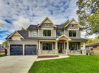 1440 N Race Ave, Arlington Heights, IL 60004