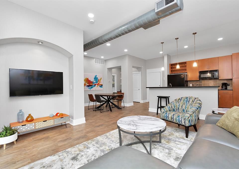 1st image of 1901 Post Oak Blvd APT 3113