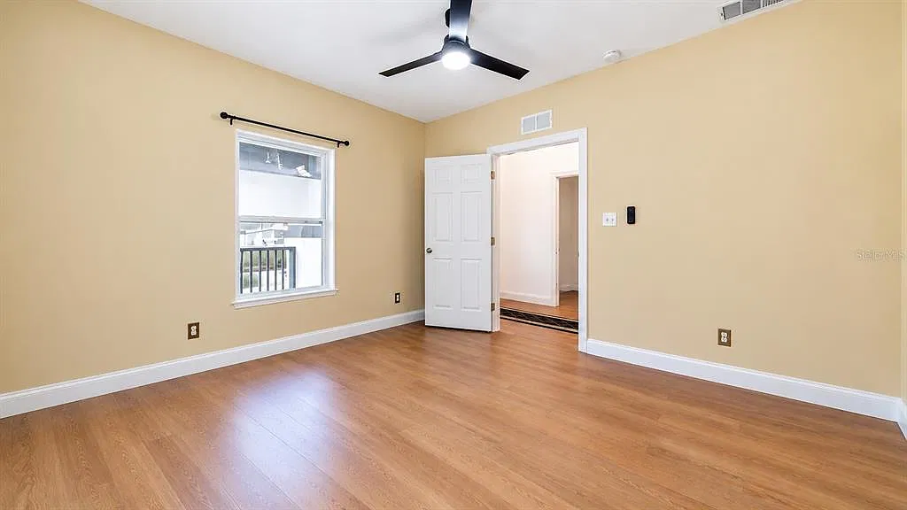 6 bed, 5.0 bath, 2517 sqft, $5,475 — Photo 4