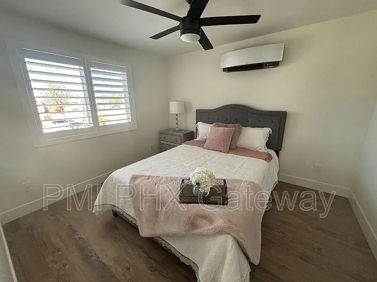 430 W 7th St #4 — Photo 16