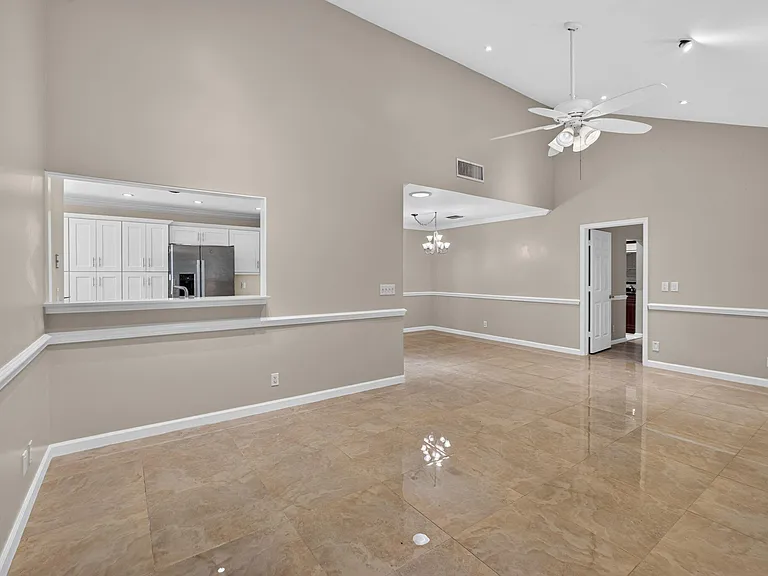 65 Balfour Rd E — Photo 13