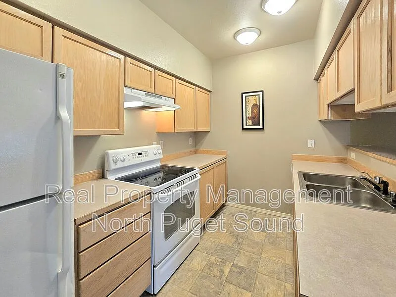 2 bed, 2.0 bath, 980 sqft, $2,150 — Photo 3