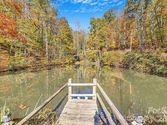 5th image of 226 Fish Pond Ln