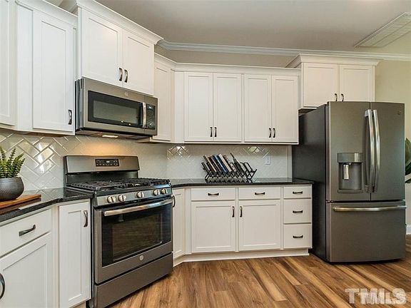 5th image of 9 Galway Glenn Ln