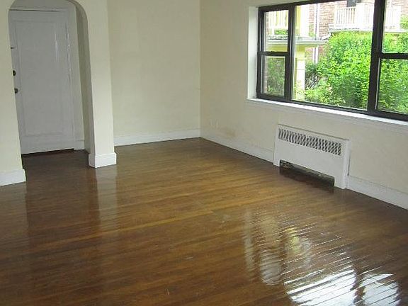 3rd image of 106 Longwood Ave #2L106