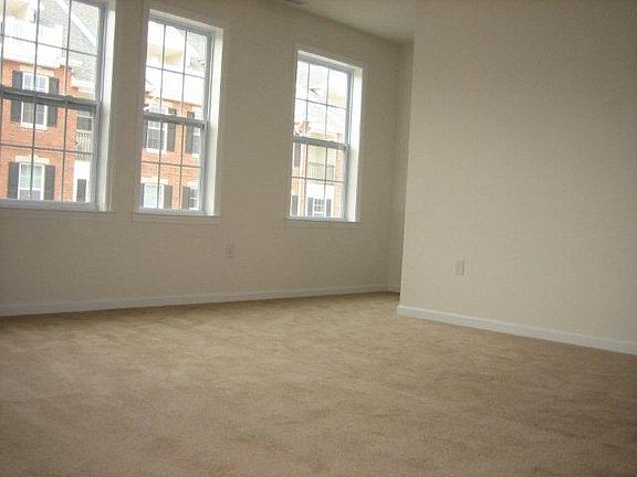 4th image of 4440 Driftwood Dr