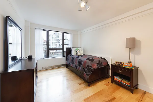 Sold by Compass | media 6