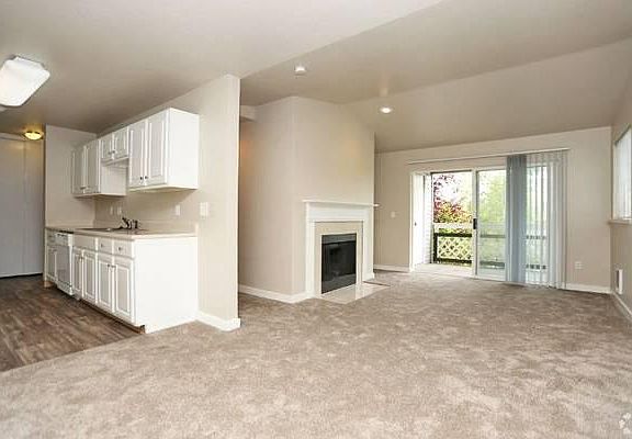 3rd image of 2034 NW Bobwhite Ln APT 102