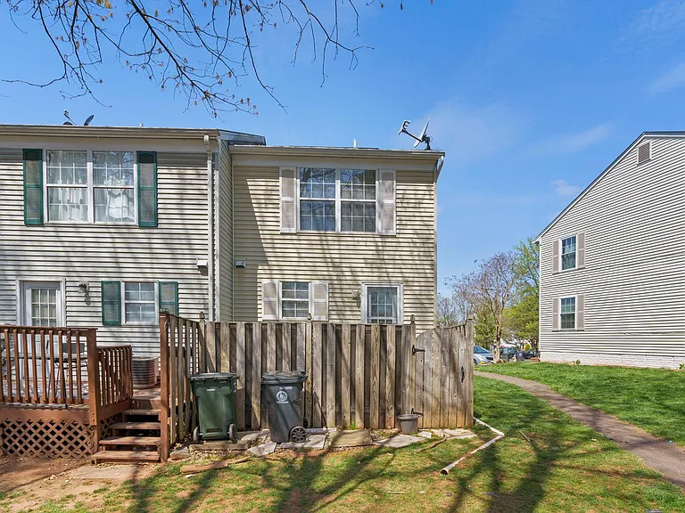 8629 Braxted Ln — Photo 20