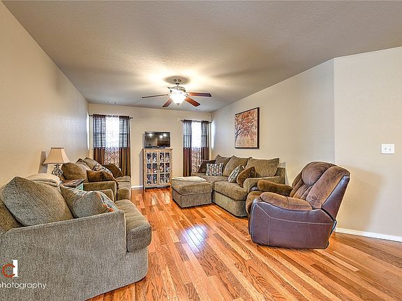 2nd image of 4529 Sweetgum Ln